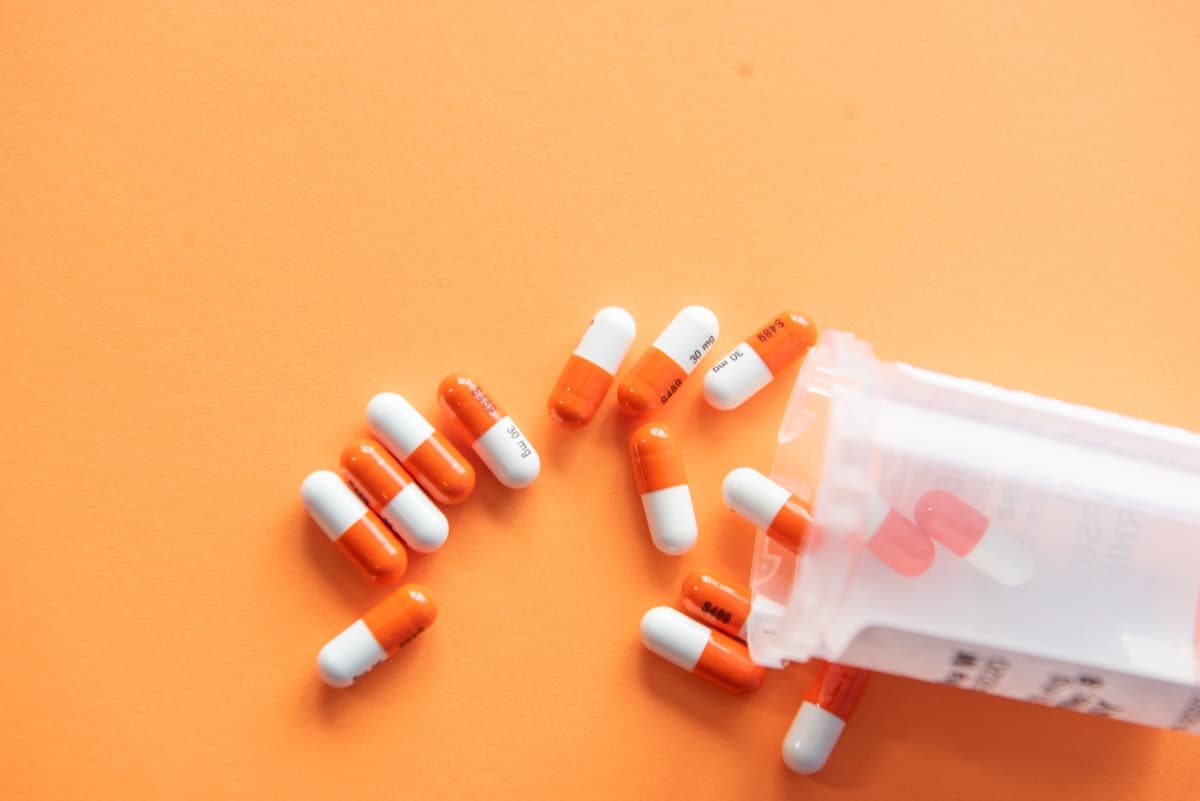 Ibuprofen vs Paracetamol - The Real Differences and When to Use Which