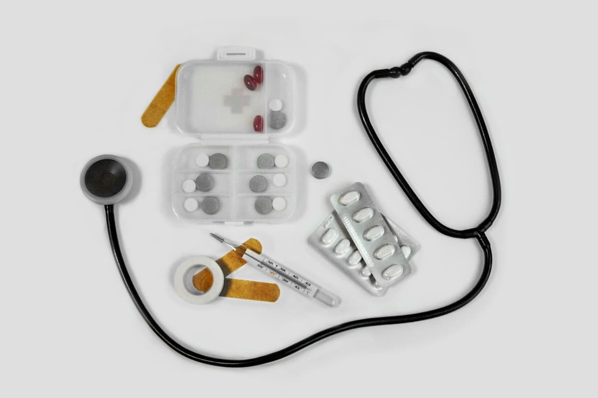 A Minimalist Home Medicine Cabinet for Autumn and Winter - What Do You Really Need?